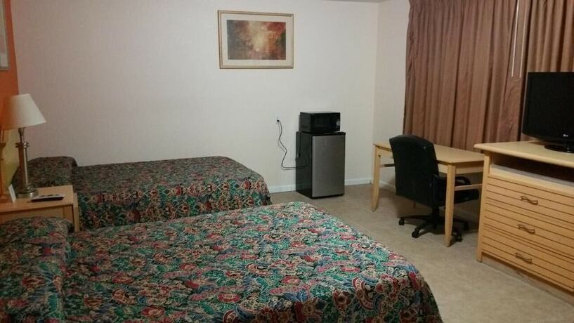 Imagen de la habitación del Hotel Travelers Inn Clearwater. Foto 13