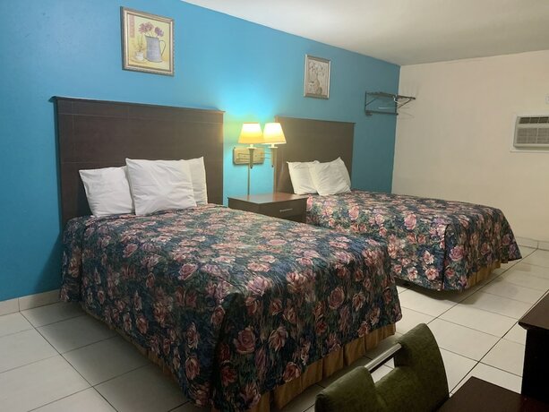 Imagen de la habitación del Hotel Travelers Inn Clearwater. Foto 17