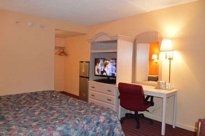 Imagen de la habitación del Hotel Travelers Inn, Dayton. Foto 2