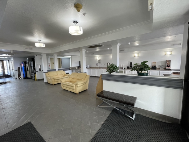 Imagen de los interiores del Hotel Traveler\'s Inn. Foto 16