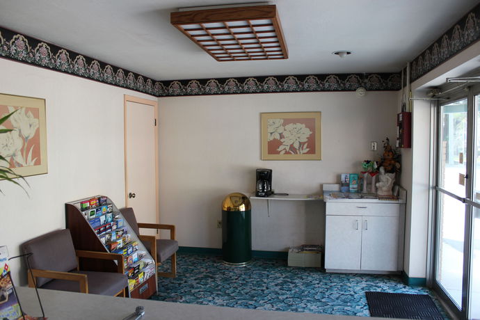 Imagen de los interiores del Hotel Travelers Inn, Gainesville. Foto 12