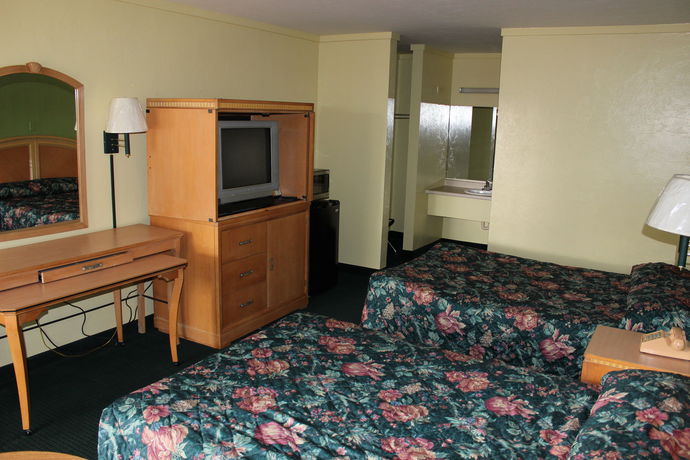 Imagen de la habitación del Hotel Travelers Inn, Gainesville. Foto 10