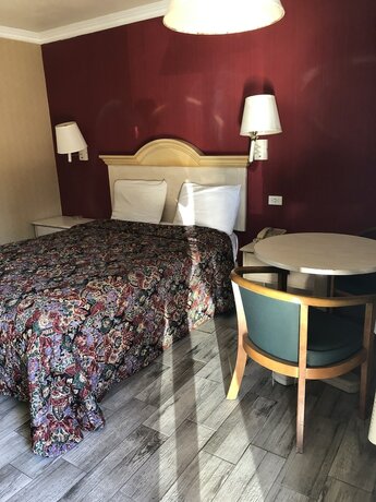 Imagen de la habitación del Hotel Travelers Inn, Lawndale. Foto 10