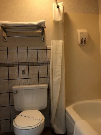 Imagen de la habitación del Hotel Travelers Inn, Lawndale. Foto 15