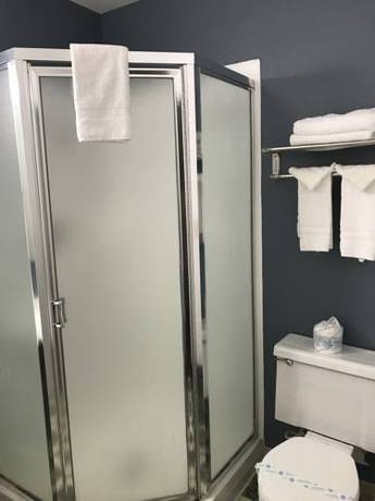 Imagen de la habitación del Hotel Travelers Inn Medford. Foto 4