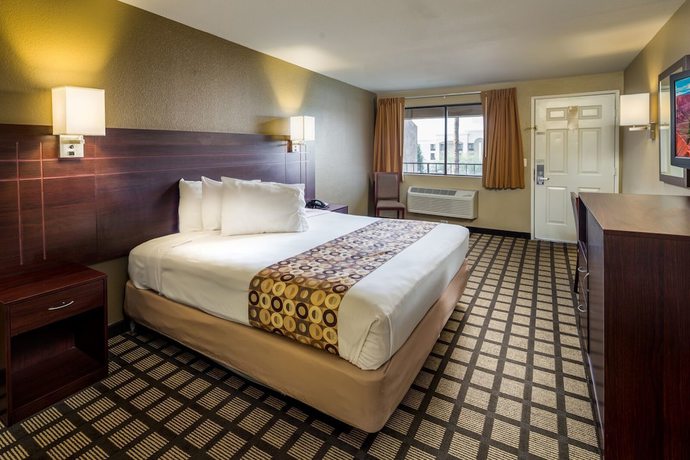 Imagen de la habitación del Hotel Travelers Inn, Phoenix. Foto 10