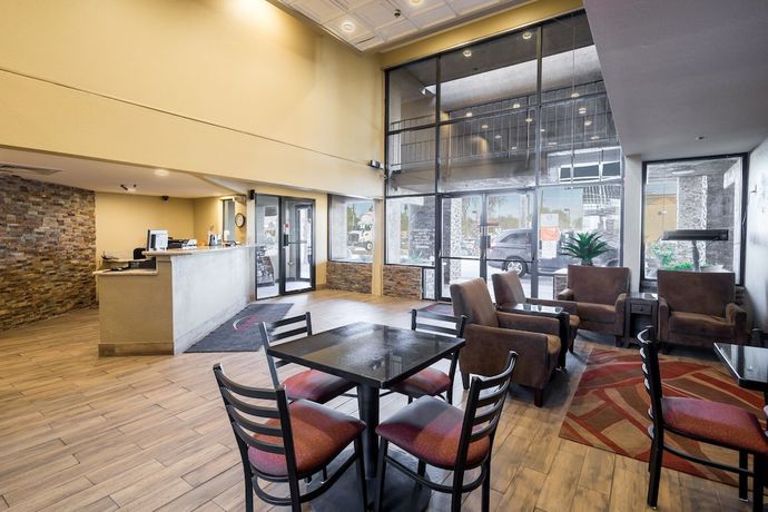 Imagen de los interiores del Hotel Travelers Inn, Phoenix. Foto 14