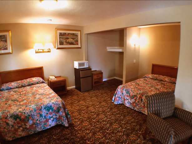 Imagen de la habitación del Hotel Travelers Inn Topeka. Foto 8