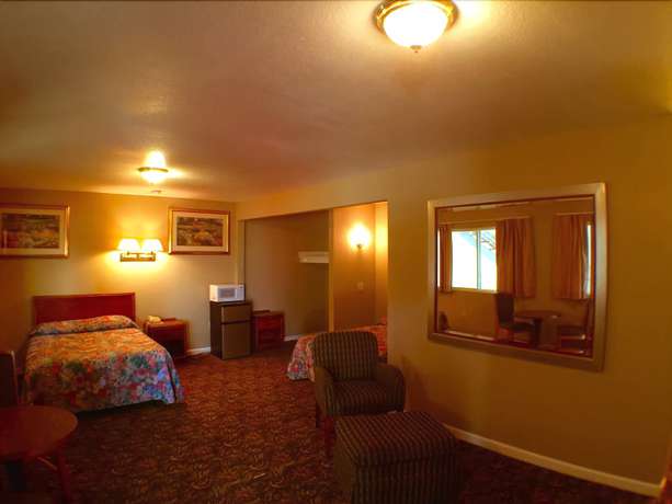 Imagen de la habitación del Hotel Travelers Inn Topeka. Foto 9