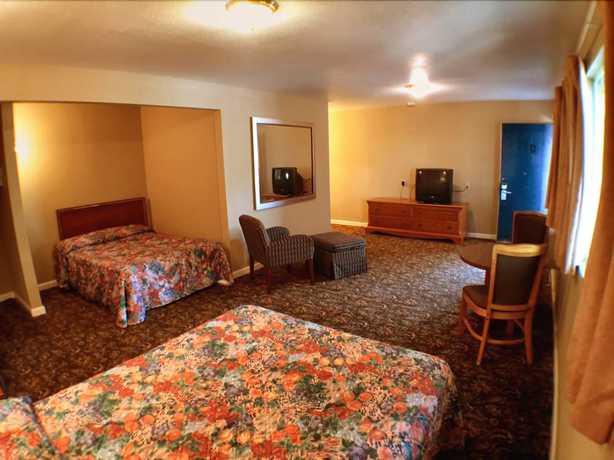 Imagen de la habitación del Hotel Travelers Inn Topeka. Foto 11