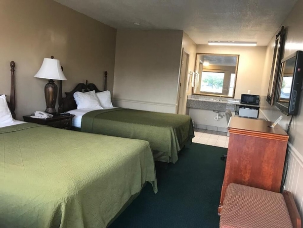 Imagen de la habitación del Hotel Travelers Inn, Winston-Salem. Foto 11