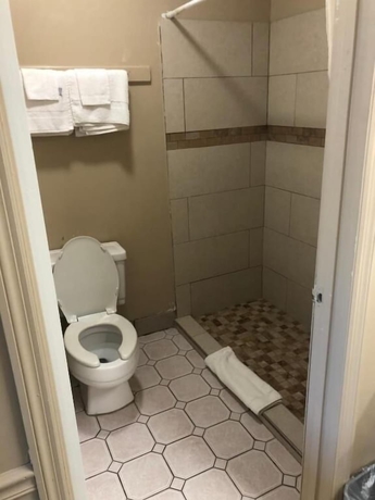 Imagen de la habitación del Hotel Travelers Inn, Winston-Salem. Foto 13