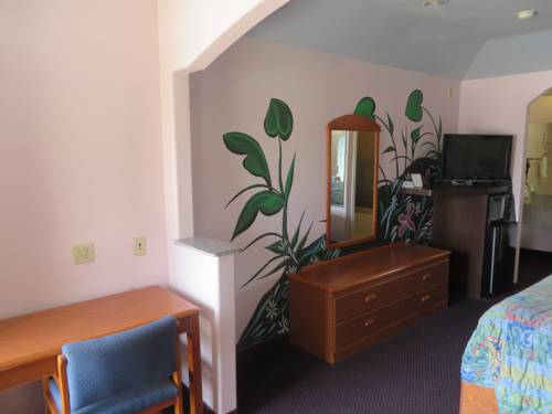 Imagen de la habitación del Hotel Travelers Inn and Suites Liberty. Foto 2