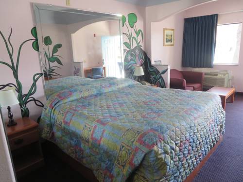 Imagen de la habitación del Hotel Travelers Inn and Suites Liberty. Foto 3