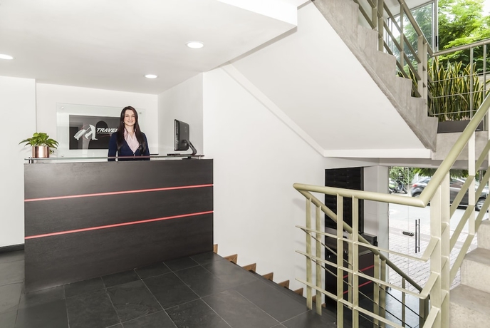 Imagen de los interiores del Hotel Travelers Orange Suites. Foto 19