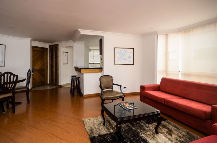 Imagen de la habitación del Hotel Travelers Suites Edificio Fontana Plaza. Foto 15