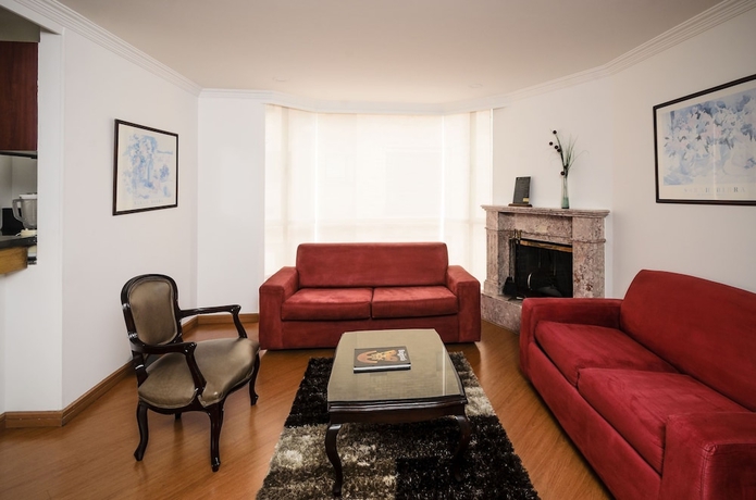 Imagen de la habitación del Hotel Travelers Suites Edificio Fontana Plaza. Foto 17