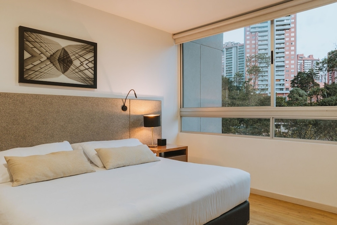 Imagen de la habitación del Hotel Travelers Urban Studios. Foto 4