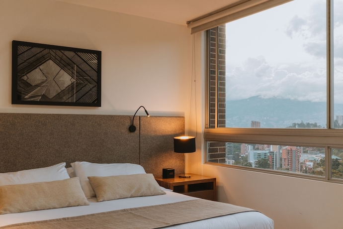 Imagen de la habitación del Hotel Travelers Urban Studios. Foto 8