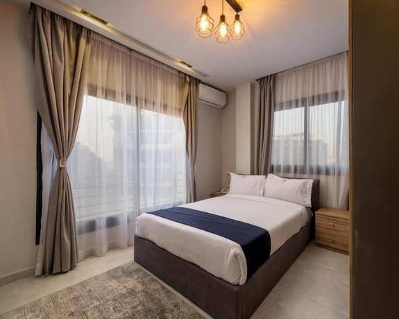 Imagen de la habitación del Hotel Travelholic Residence Golden Gates. Foto 1