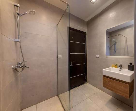 Imagen de la habitación del Hotel Travelholic Residence Golden Gates. Foto 8