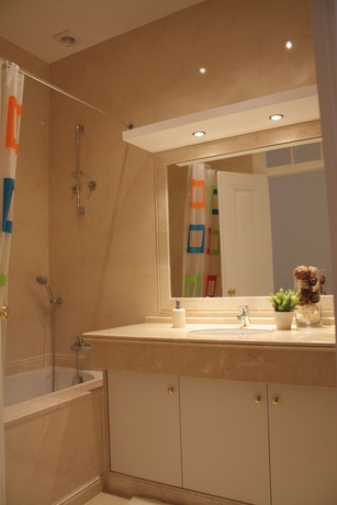 Imagen de la habitación del Hotel Traveling To Lisbon Chiado. Foto 8