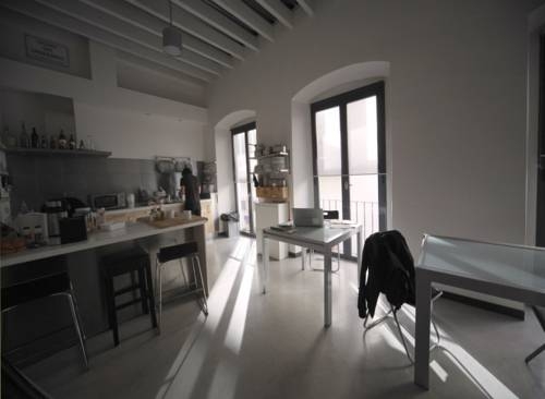 Imagen general del Hotel Traveller Box Hostel. Foto 12