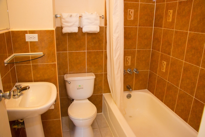 Imagen de la habitación del Hotel Travellers Beach Resort. Foto 3