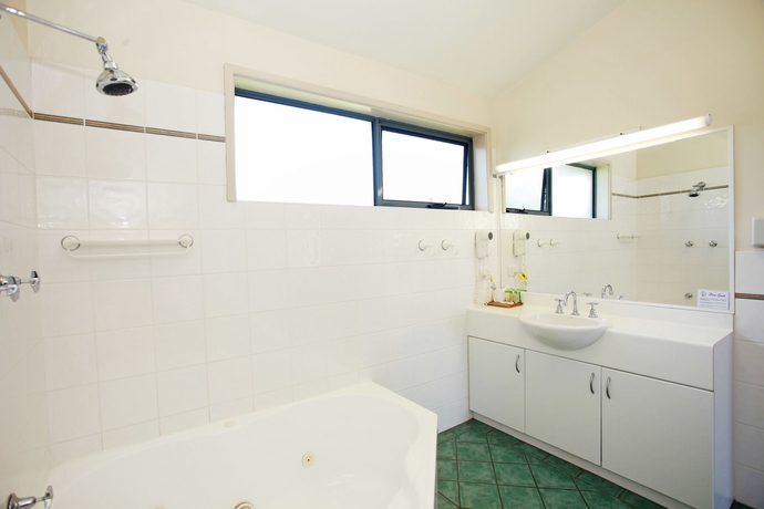 Imagen de la habitación del Hotel Travellers Motor Village. Foto 5