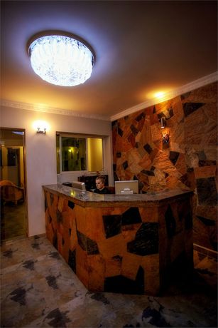 Imagen de los interiores del Hotel Travellers Nest, Kandy. Foto 14