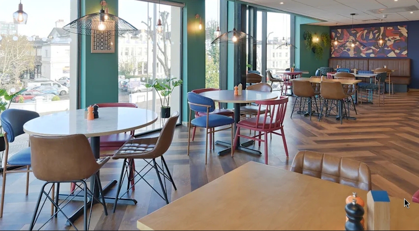 Imagen de los interiores del Hotel Travelodge Ashford Town Centre. Foto 6