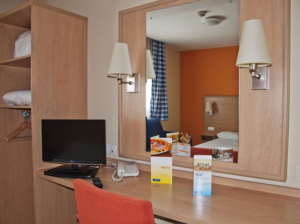 Imagen de la habitación del Hotel Travelodge Barcelona Fira. Foto 4