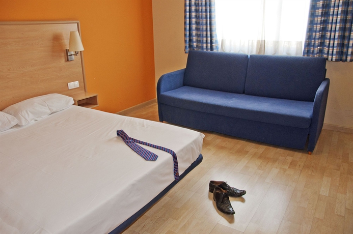 Imagen de la habitación del Hotel Travelodge Barcelona Fira. Foto 5