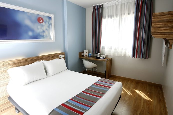 Imagen de la habitación del Hotel Travelodge Barcelona Poblenou. Foto 9
