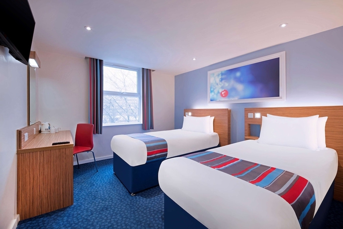 Imagen de la habitación del Hotel Travelodge Bath Waterside. Foto 8