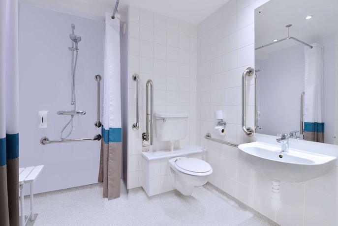 Imagen de la habitación del Hotel Travelodge Bath Waterside. Foto 18