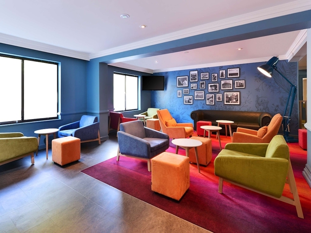Imagen del bar/restaurante del Hotel Travelodge Bath Waterside. Foto 3