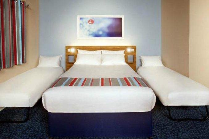 Imagen de la habitación del Hotel Travelodge Bournemouth. Foto 11