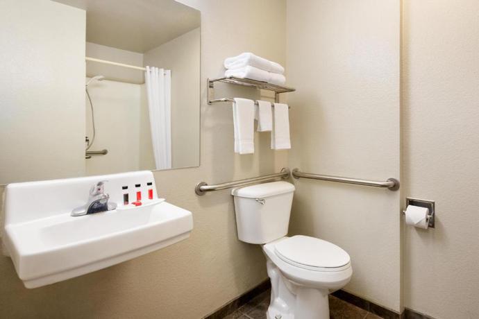 Imagen de la habitación del Hotel Travelodge By Wyndham Alpine. Foto 7