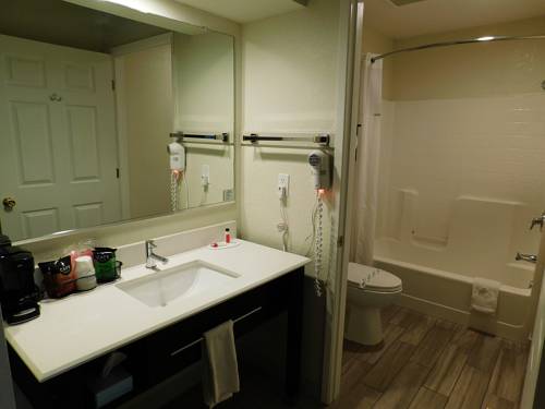 Imagen de la habitación del Hotel Travelodge By Wyndham Angels Camp Ca. Foto 5