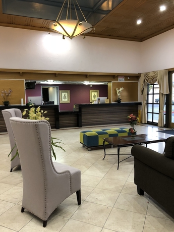 Imagen de los interiores del Hotel Travelodge By Wyndham Artesia. Foto 17