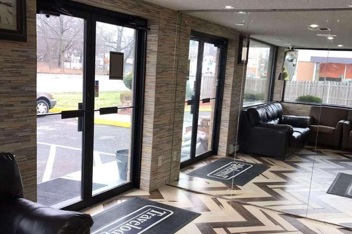 Imagen de los interiores del Hotel Travelodge By Wyndham Avenel Woodbridge. Foto 9