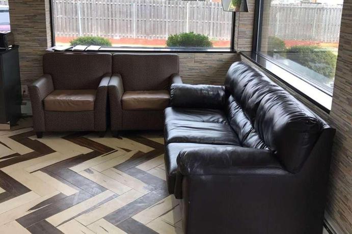 Imagen de los interiores del Hotel Travelodge By Wyndham Avenel Woodbridge. Foto 10