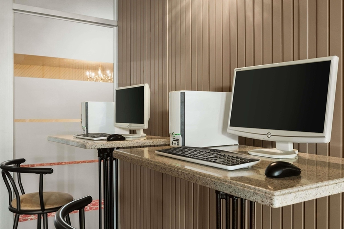 Imagen de los interiores del Hotel Travelodge By Wyndham Baie-comeau. Foto 14