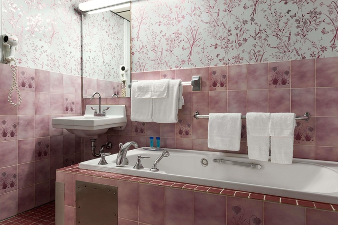 Imagen de la habitación del Hotel Travelodge By Wyndham Baie-comeau. Foto 5