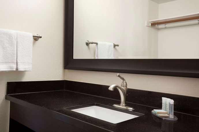 Imagen de la habitación del Hotel Travelodge By Wyndham Bakersfield. Foto 7