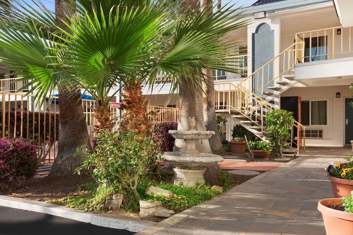 Imagen general del Hotel Travelodge By Wyndham Bakersfield. Foto 4