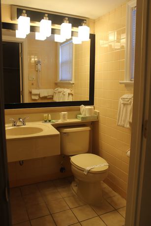 Imagen de la habitación del Hotel Travelodge By Wyndham Bellmawr. Foto 8