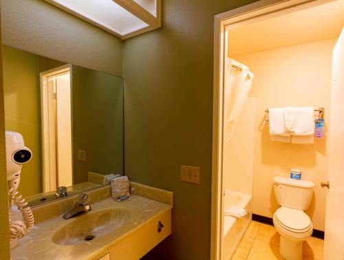 Imagen de la habitación del Hotel Travelodge By Wyndham Big Bear Lake Ca. Foto 3