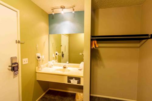 Imagen de la habitación del Hotel Travelodge By Wyndham Big Bear Lake Ca. Foto 5